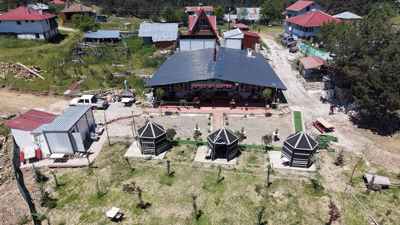 Doğayla iç içe: Bu restoran Çorum'da hizmete açıldı