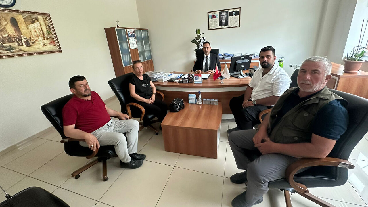 AK Parti'den yeni müdüre hayırlı olsun ziyareti