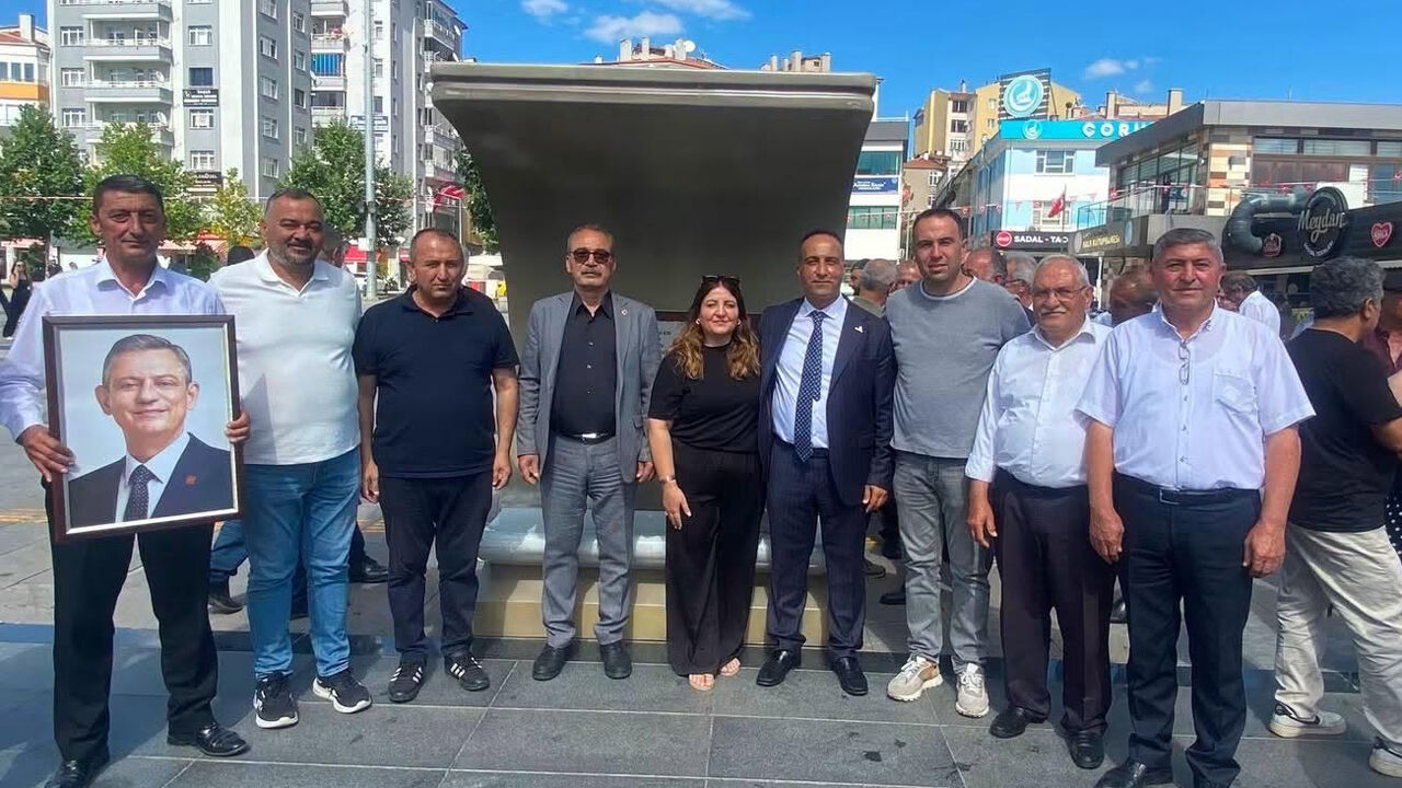 Ahmet Çiftlik  YENİ Parti’de